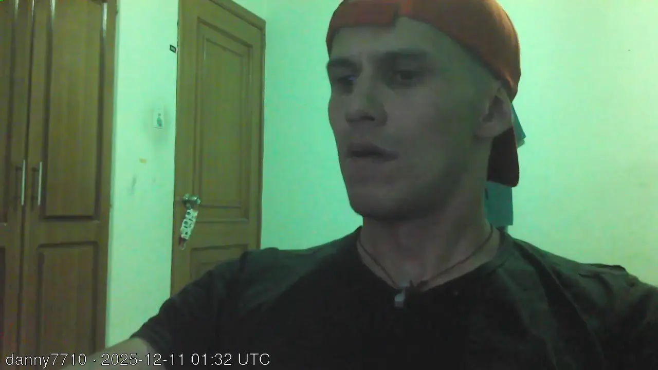 danny7710 live video preview on Server Cams from Ecuador